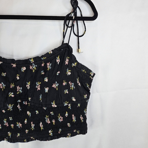 Free People Black Floral Smocked Cropped Tie At Shoulder Summer Top Sz S. - Picture 3 of 10